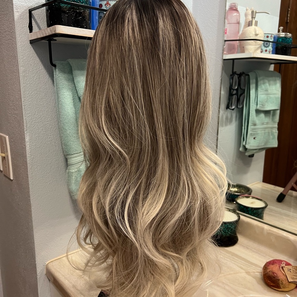 SOLD      NWT JB Extension “Emmie” lace front synthetic wig